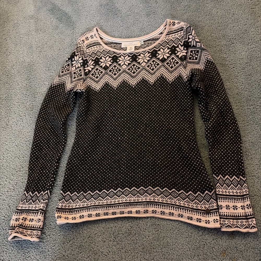 H&M Black and White Geometric Sweater